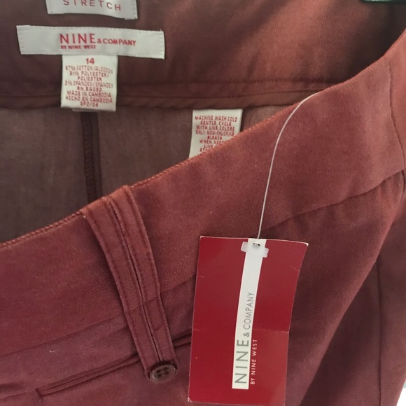 **BNWT**Nine West Wine colored cropped pants - Picture 3 of 4